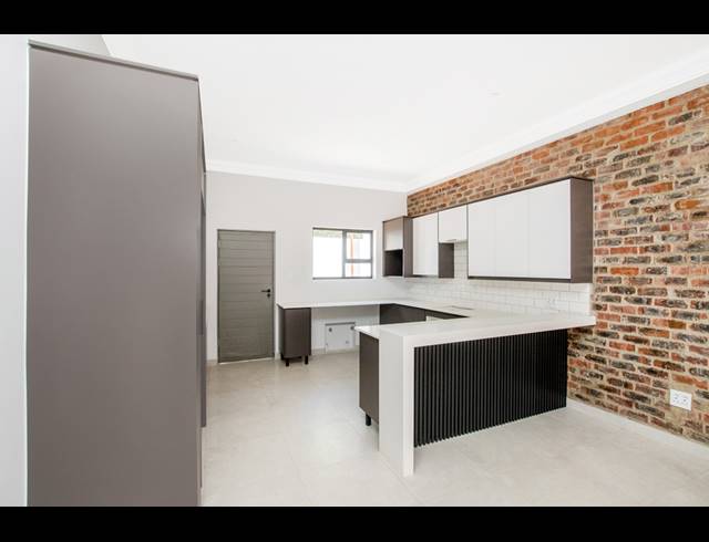 3 BEDROOM APARTMENT FOR SALE IN SANDOWN